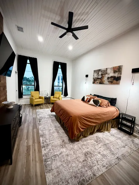 Downtown Boro Loft - Image 1