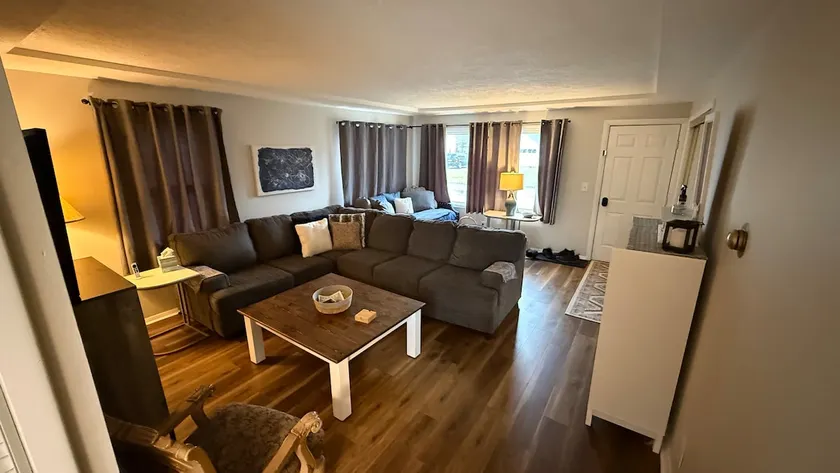 Charming 1BR • Prime Location - Image 1