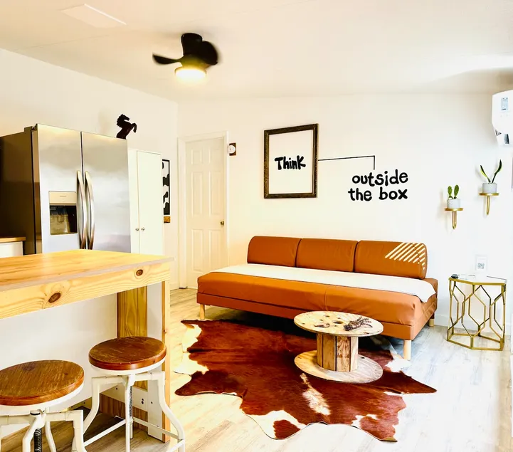chill & think, a space for you | near parks & MCO - Image 1