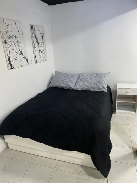 Yellow apartment, wifi, comfortable and central - Image 1