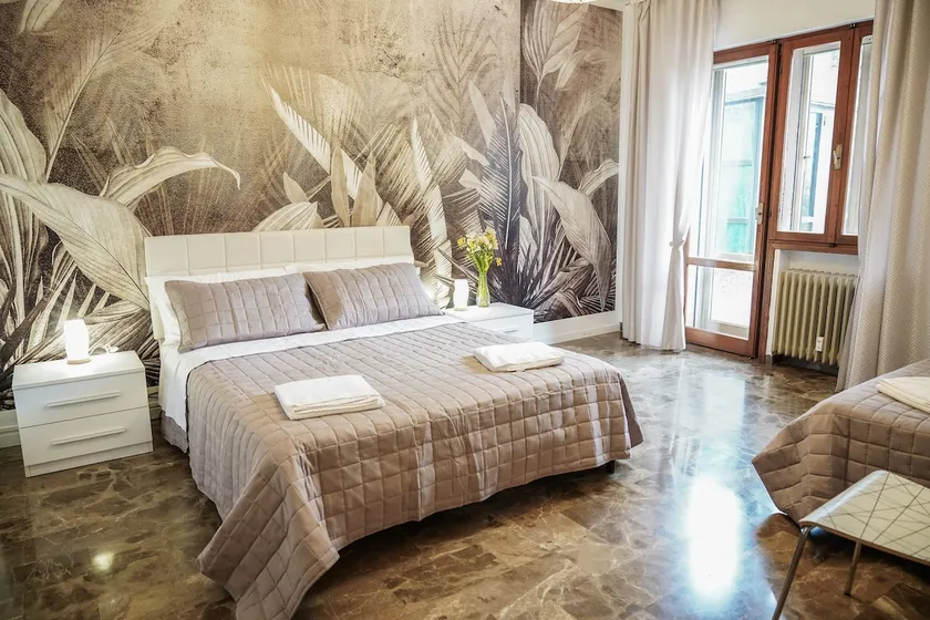 Large house, fabulous 180-square-meter terrace - Image 1