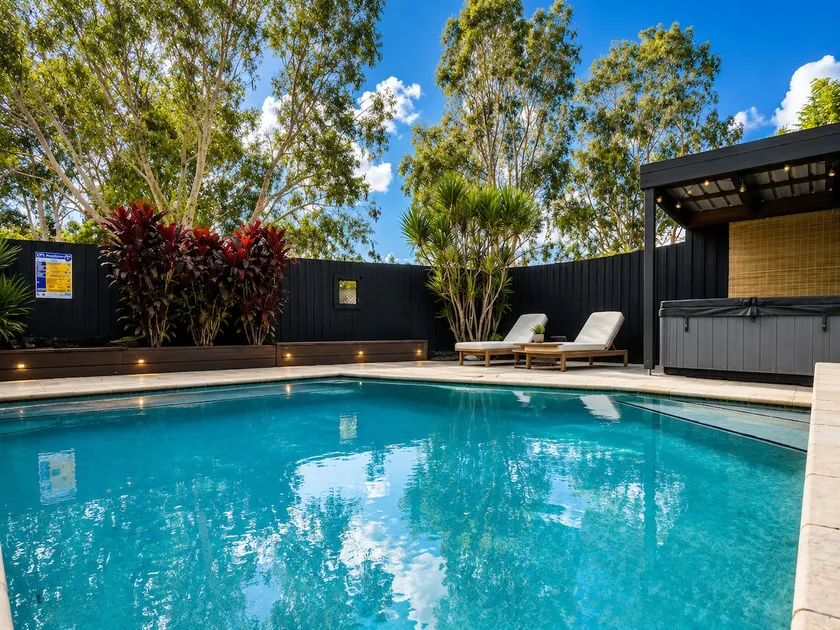 Peaceful tropical retreat with pool, mineral spa & Games room - Image 1