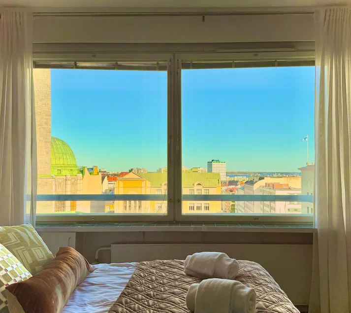 Top Floor Getaway in Central Helsinki - Church & Sea View - Image 1