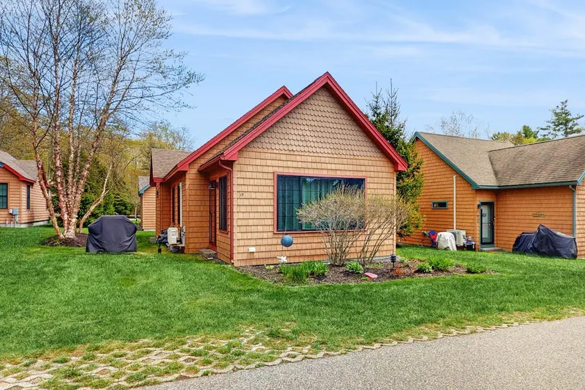 2BR Charming Cottage with a Game Room, Pool & Loft - Image 1
