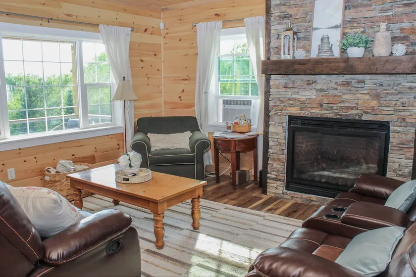 The Lookout Lodge | Cozy Cabin with Stunning Views - Image 1