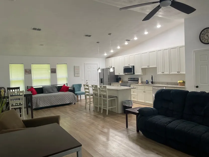 (5BR/2BA) Brand new house for travelers - Image 1