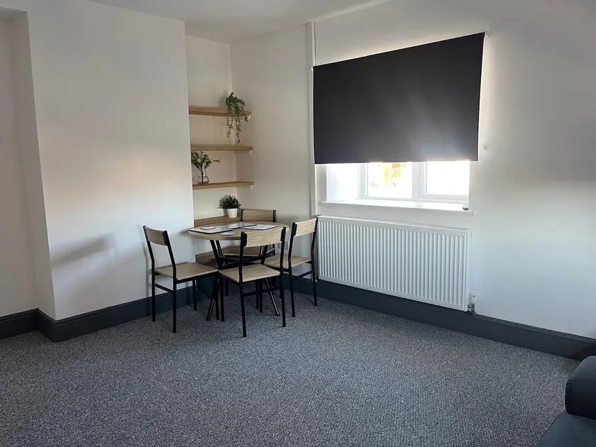 Upstairs two bedroom flat - Image 1