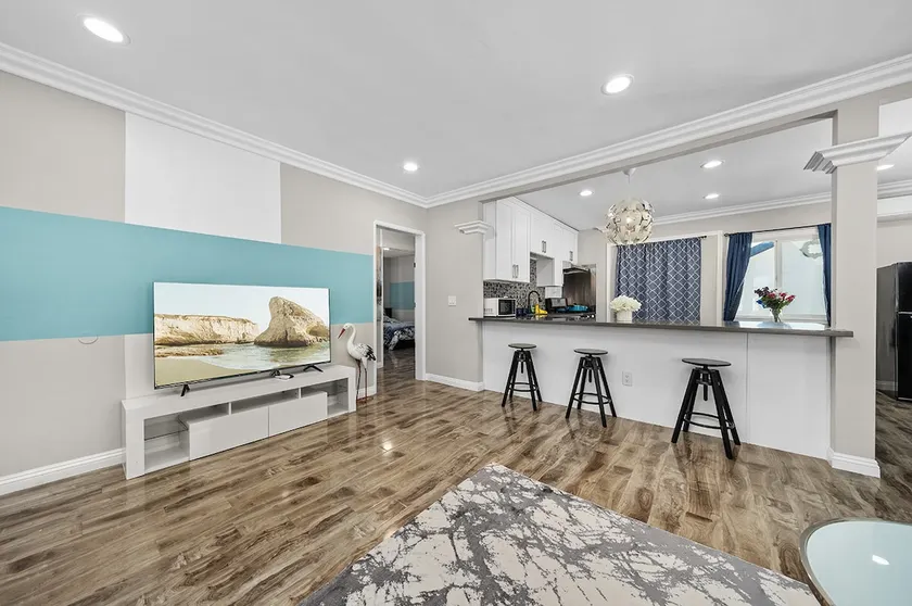 Private Large 1B1B unit in DT Baldwin park-LA - Image 1