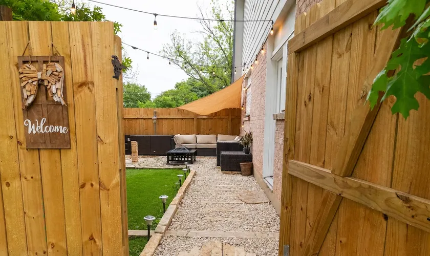 Private Studio+Patio | 15 Min to DT & Frost Bank - Image 1