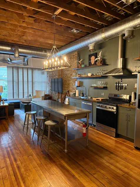 Beautiful Downtown loft - Image 1