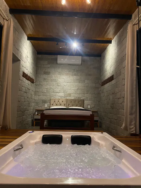 Wow, a cabin - Image 1