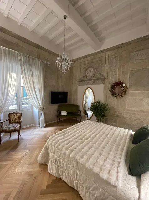 The Dyers' Residence - Image 1