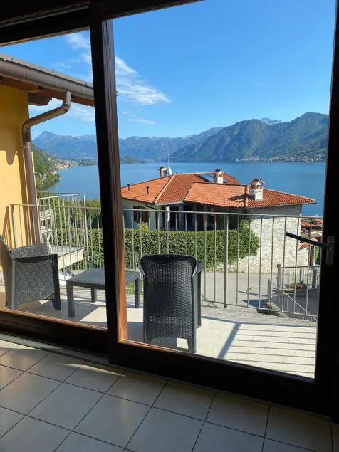 Schöne Wohnung mit Swimmingpool und atemberaubendem Seeblick - Image 1