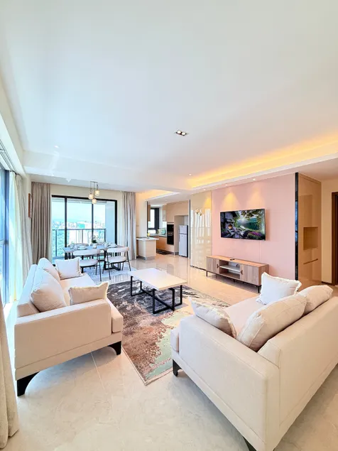 3BR Apartment |GTC| 22nd Floor| Balcony Pool &Gym - Image 1