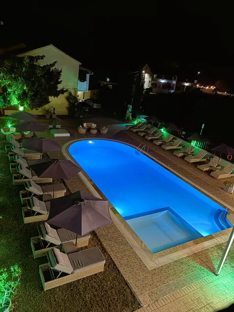 Deluxe pool view 113 - Image 1