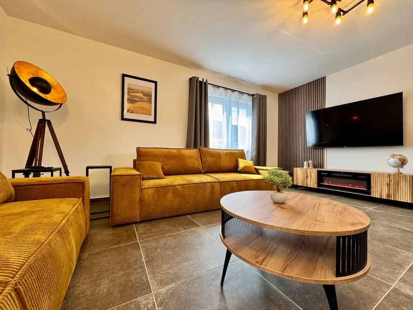 Junipro Deluxe Apartment, 3 bedrooms, 7 beds - Image 1