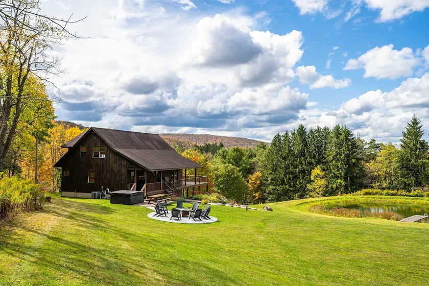 Renovated 5BR Home, Sauna, Hot Tub, Firepit - Image 1