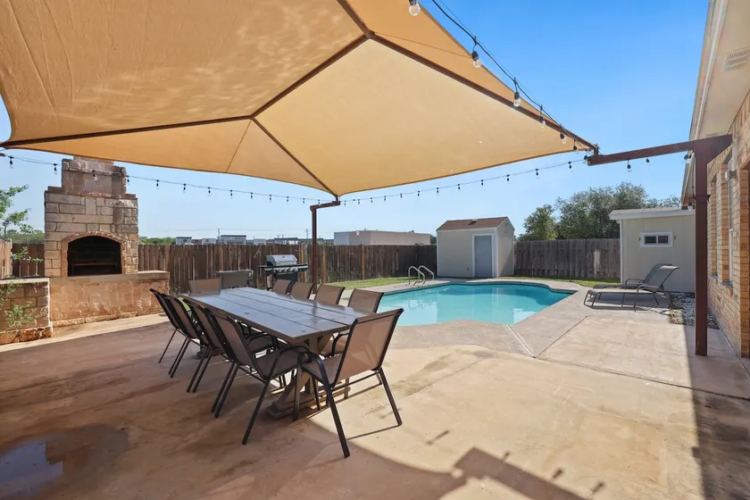 Fun Pool House - Image 1