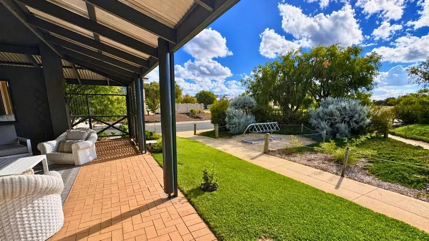 Galley Cove House - Image 1