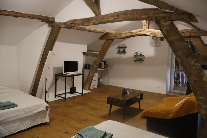 Apartment with a terrace - Image 1