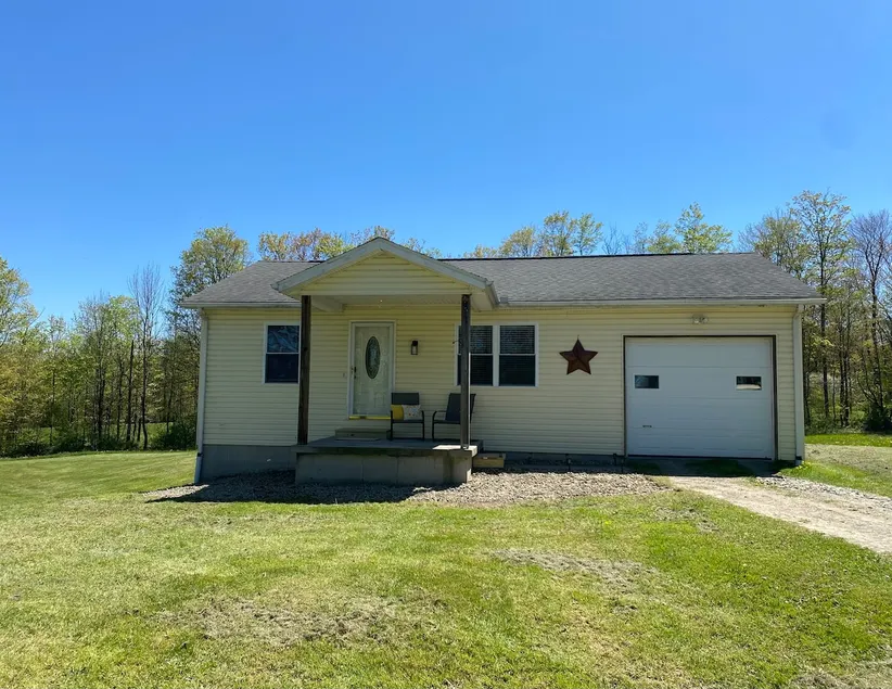 Country home in rural Falconer. - Image 1