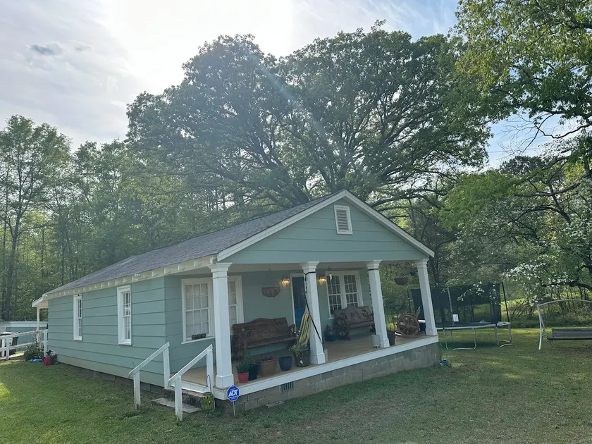 Orchid Cabin - Image 1