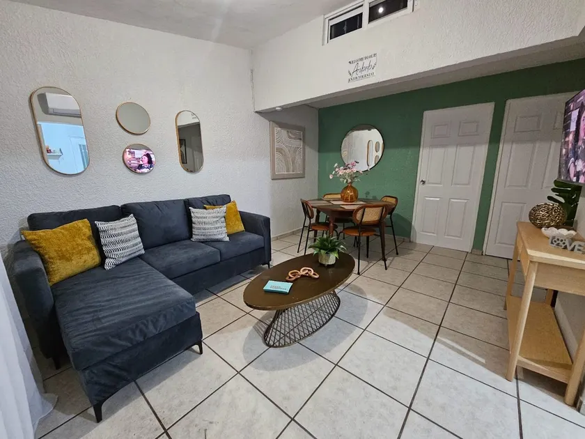 Beautiful and comfortable house near downtown - Image 1
