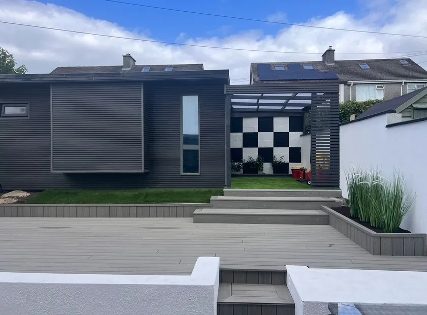 New en-suite garden room with outdoor space. - Image 1
