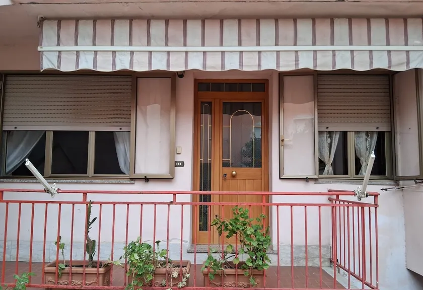 Apartment with internal courtyard - Image 1