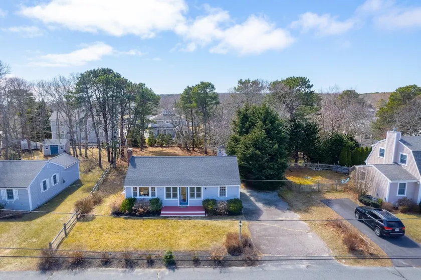 Popponesset, 2 beds, sleeps 4, A/C, 5 house walk t - Image 1