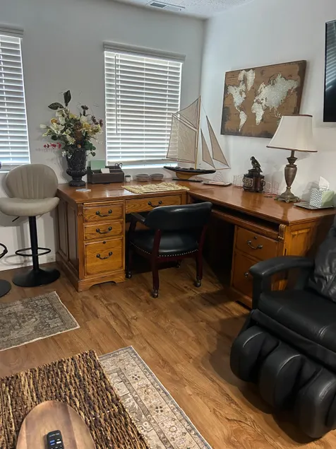 Corporate Condo w/ massage chair - Image 1