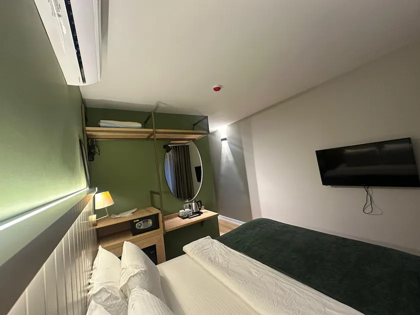 Pine View Room in the center of city w/ lift - Image 1