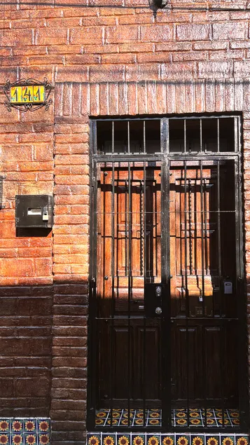 Sunflower House - Image 1