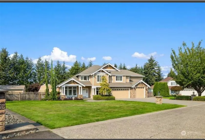 Elegant home and space to gather - Image 1