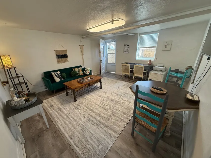 1 bedroom 1 bath Boho Basement - Image 1