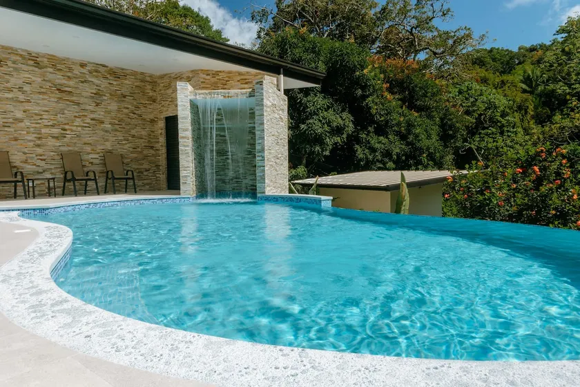 Plantita #4: Modern 1 Bdrm Apartment-Amazing Pool - Image 1