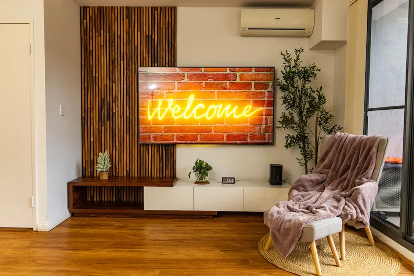 Parra Stylish Pad | Walk to Train + Own Parking - Image 1