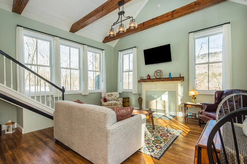 Charming Vermont Schoolhouse - Image 1