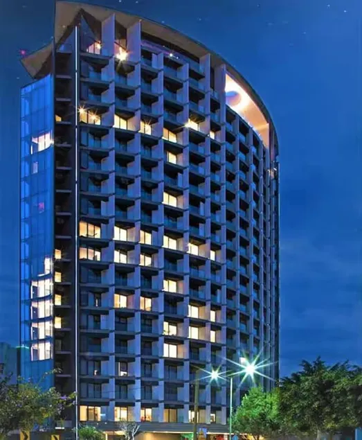 Apartment in the Golden Zone - Image 1