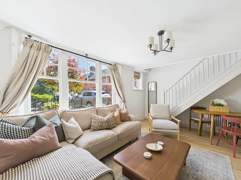 Cosy Chester Cottage - Quaint Stay Sleeps 2-5 - Image 1