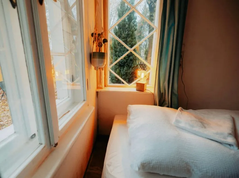 Cozy 3-bedroom country house with garden - Image 1