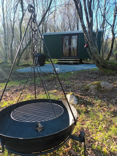 Hideaway Glamping cabin- Caban cudd - Image 1