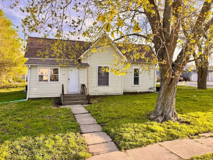 Historic Cameron Cottage - Image 1