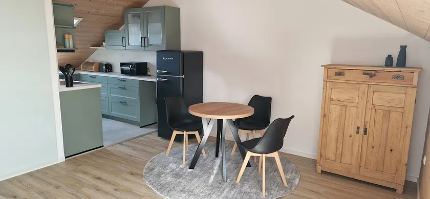 Charming 2-room top floor apartment in the countryside - Image 1