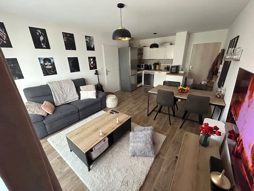 Beautiful cozy nest 42 m² + balcony + parking - Image 1