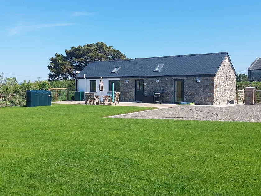 Brachers Cottage set in a cosy rural setting - Image 1