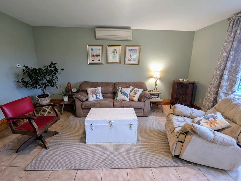 Sea Breeze Inn - Image 1