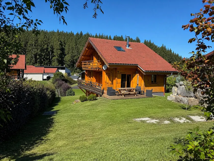 Chalet for 9 people. Skiing, hiking, nature - Haut-Jura - Image 1