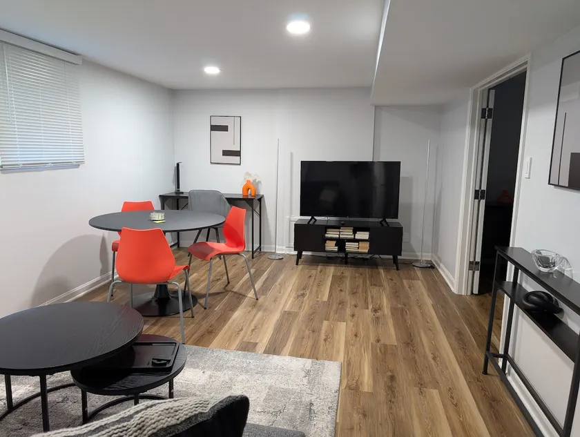 Garden Apartment /washer& dryer/O’Hare/parking - Image 1