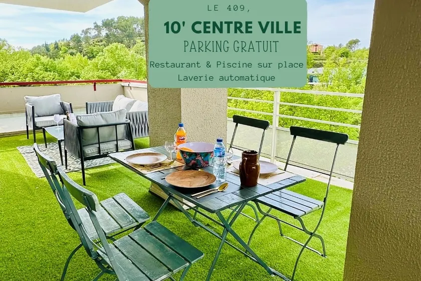 10 minutes to downtown, free parking, terrace - Image 1